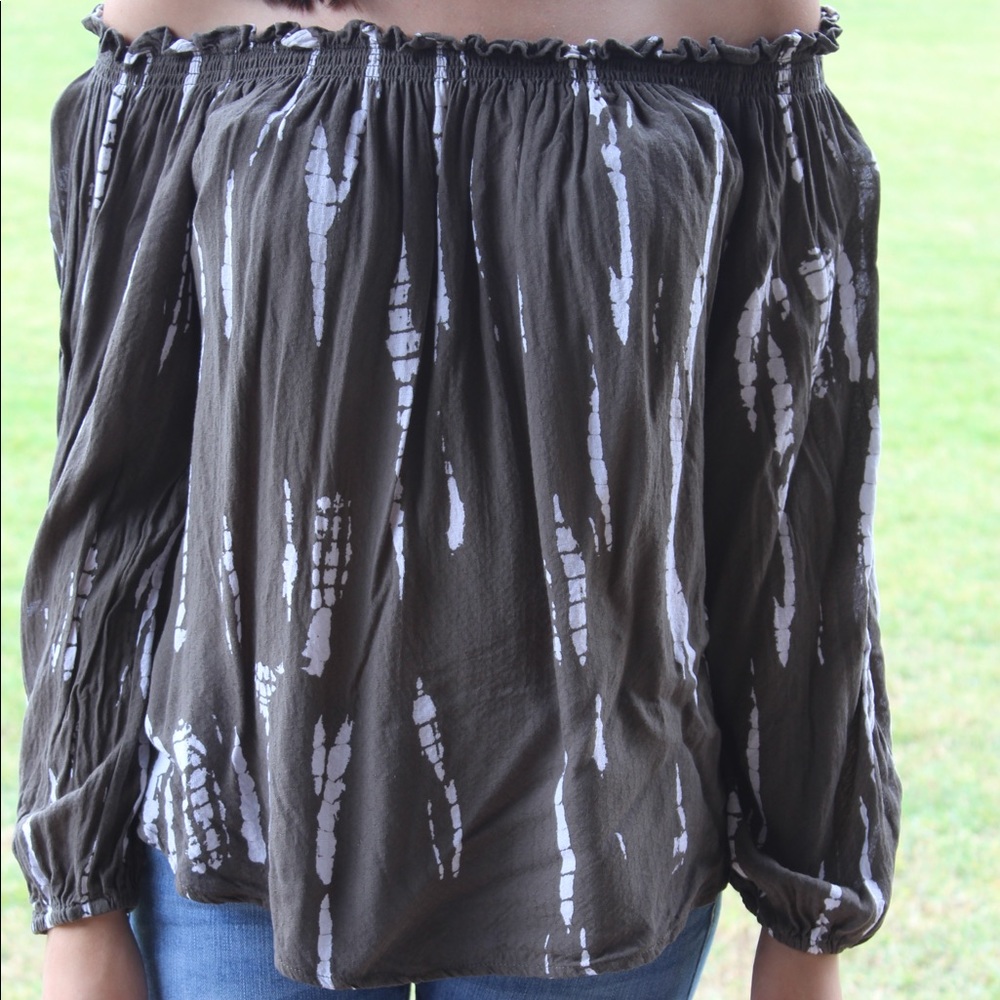 NWOT Green off the shoulder shirt